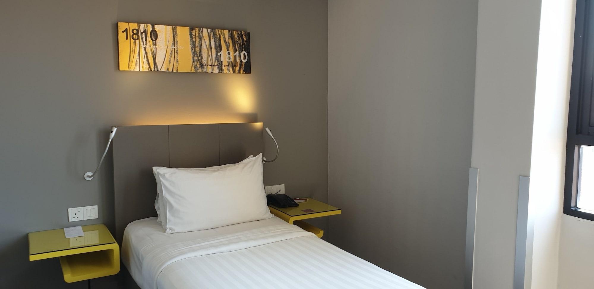 Travelodge Georgetown, Penang Екстер'єр фото